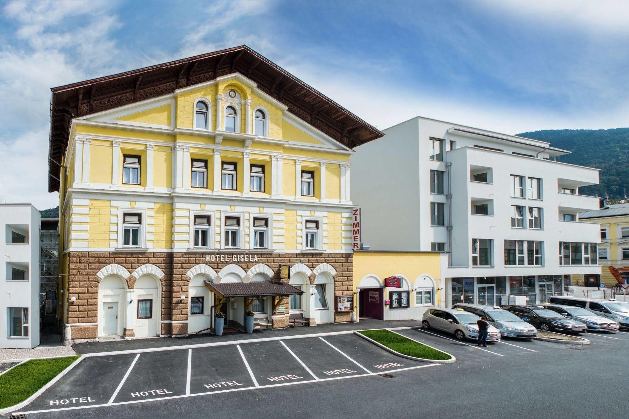 Gisela Hotel 3*